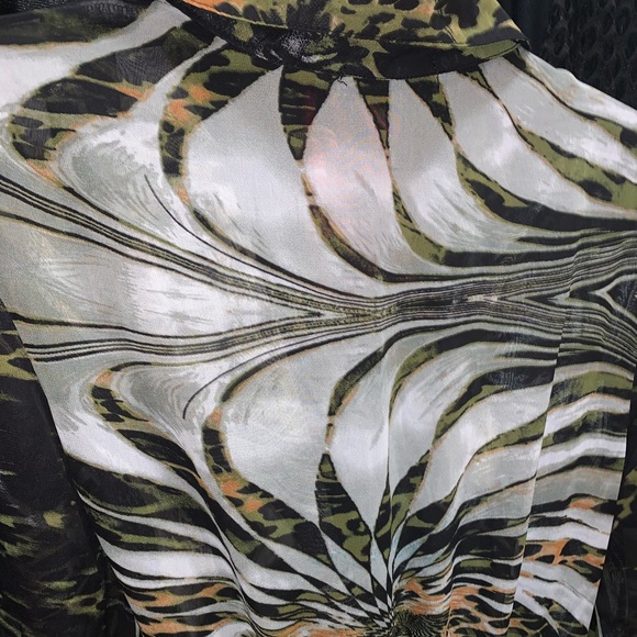 Tie up cheetah Romper - Picture 5 of 6